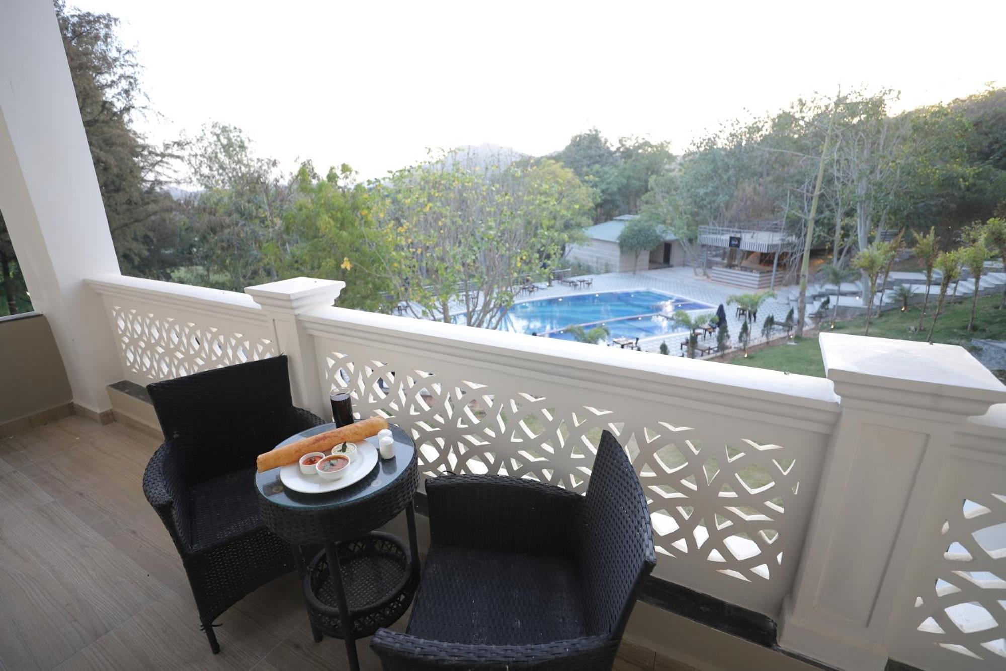 Essentia Luxury Resort & Spa Udaipur Esterno foto