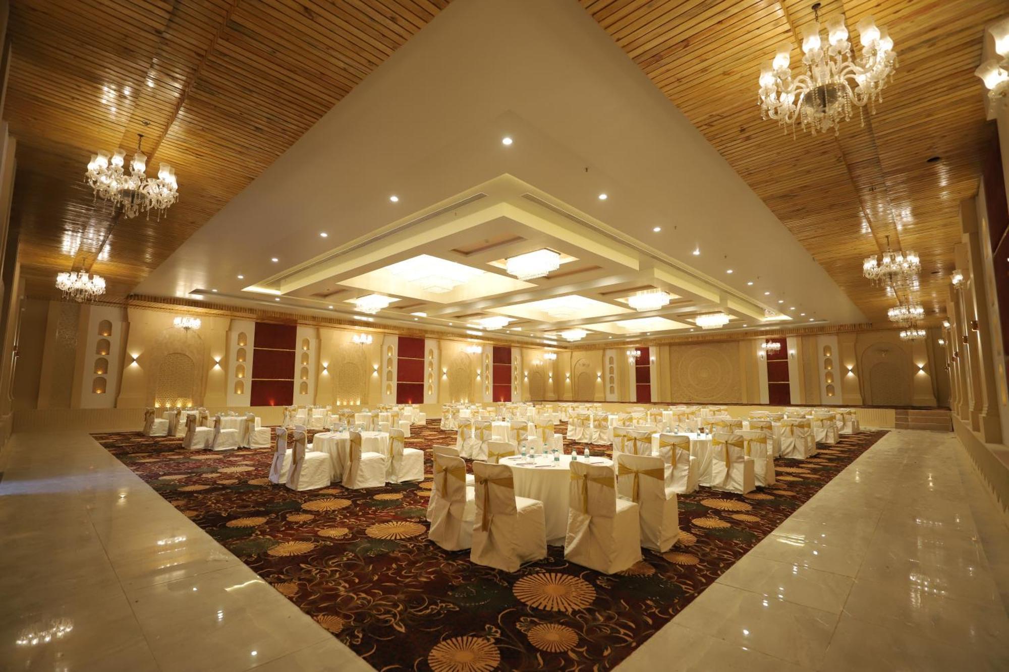 Essentia Luxury Resort & Spa Udaipur Esterno foto